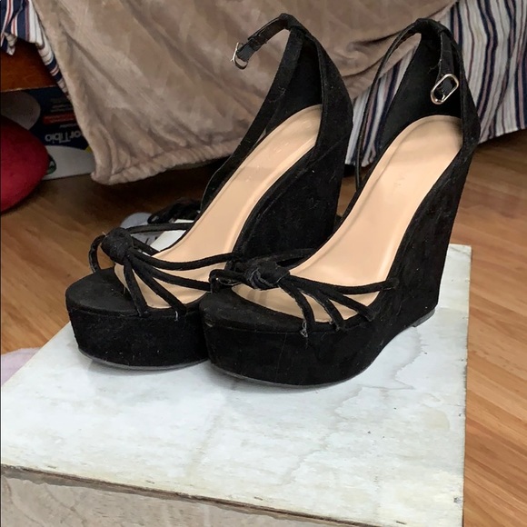 Black wedged heels - Picture 3 of 3